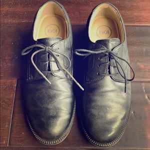 Classic tie up dress shoes